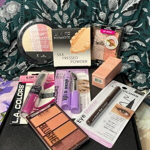 Silk Pressed Powder with Blush Palette